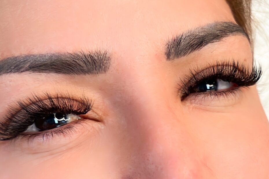 Student,Eyelash,Extensions.,Photo,Of,A,Lovely,Woman,After,Eyelashes